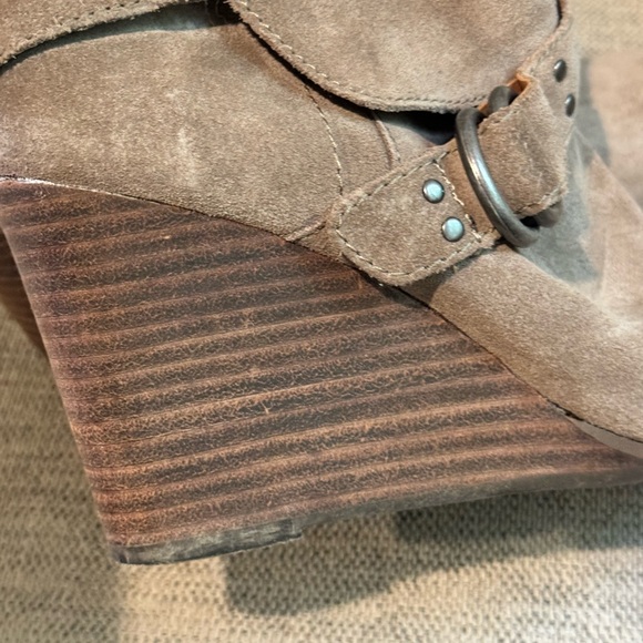 Lucky Brand Tan Suede Wedge Bootie Women’s Size 37 - Picture 5 of 9